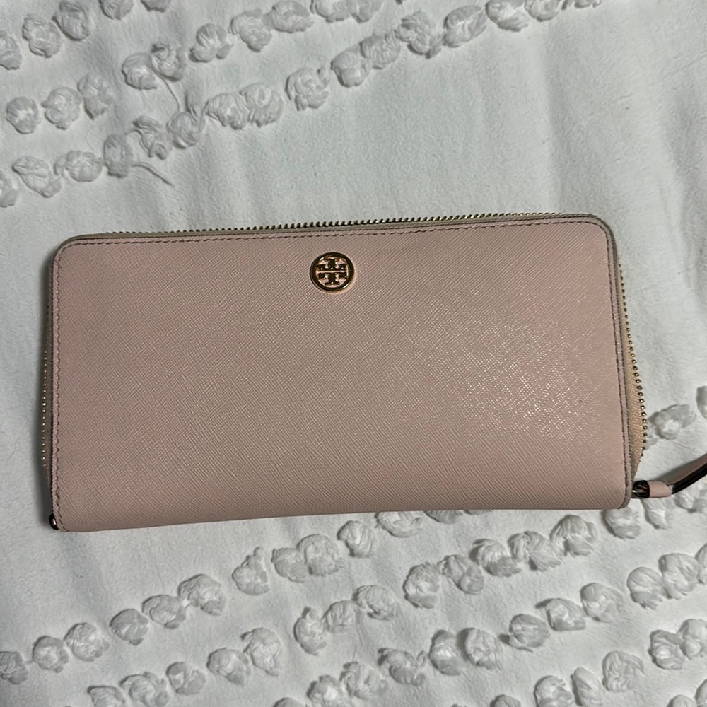 Pink Tory Burch Wallet with zipper